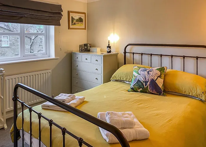 Hendricks Nyaraló *